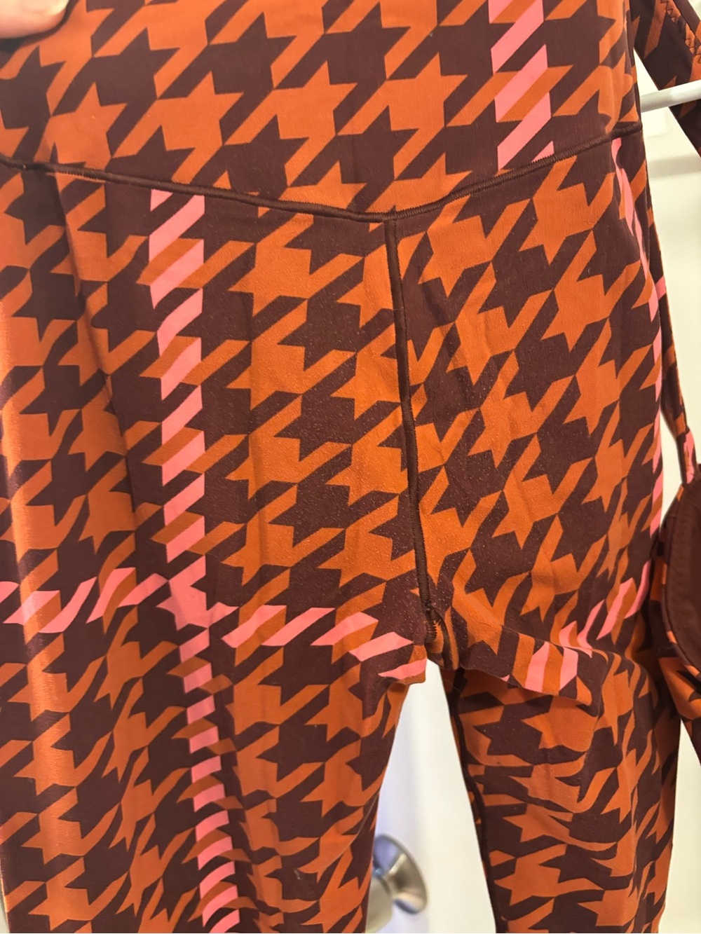 aerie Houndstooth legging and sports bra set in Pink & Brown - Picture 10 of 10